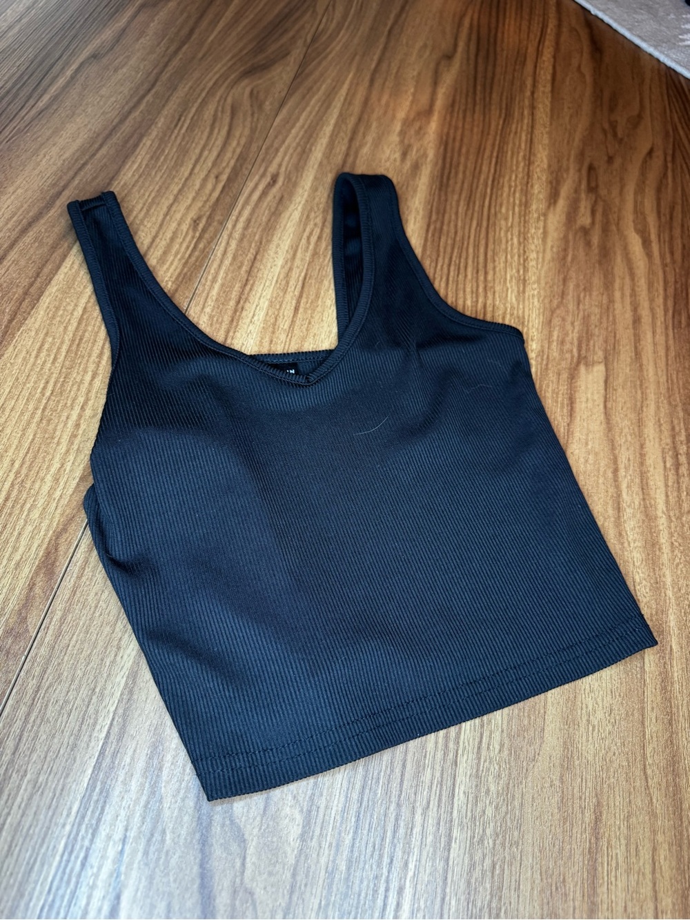 SHEIN Black Ribbed Scoop Neck Crop Tank